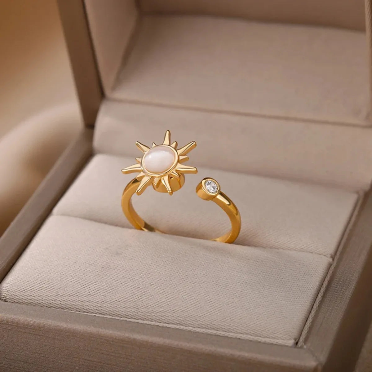 Women's Sun Pendant Spinner Ring